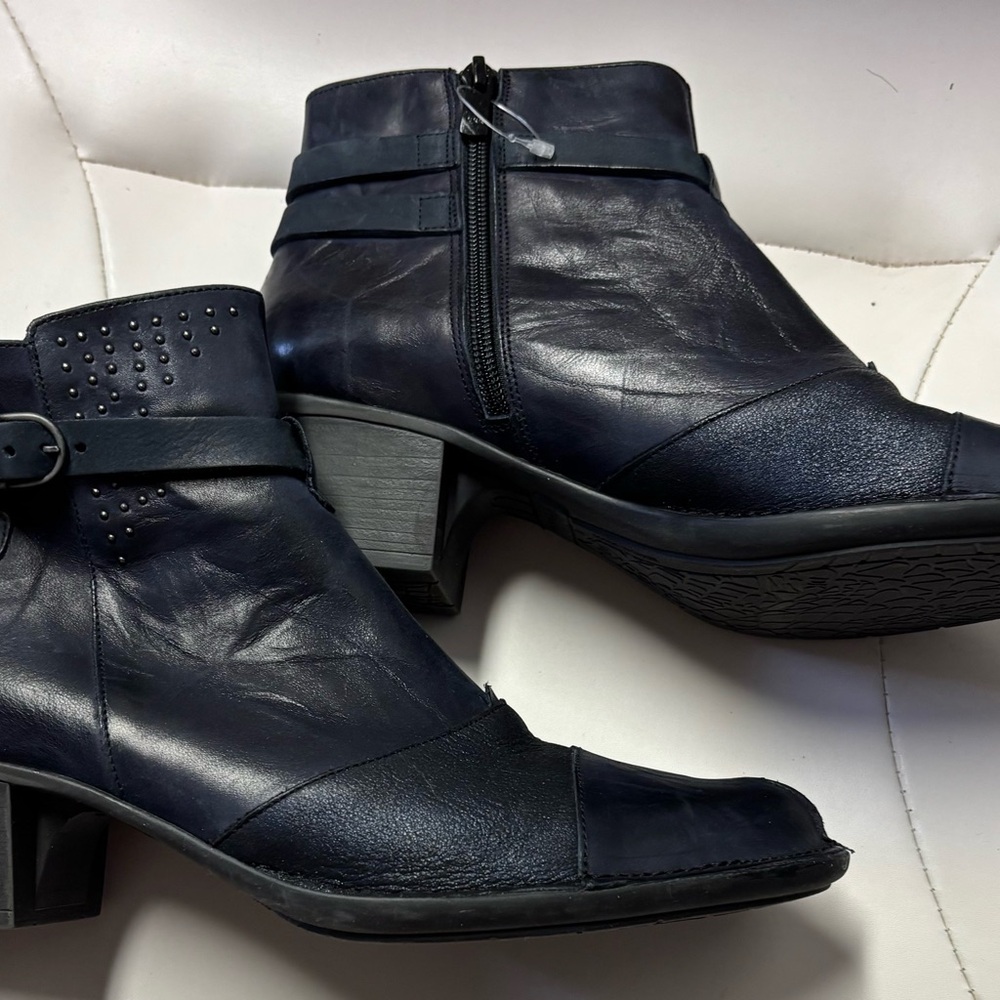 Elegant Dorking by Fluchos Navy Ankle Boots